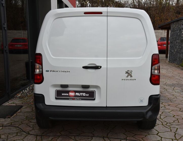 Peugeot Partner 8