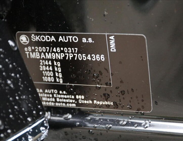 Škoda Superb Sedan / Limuzína 2,0 l 140 kw