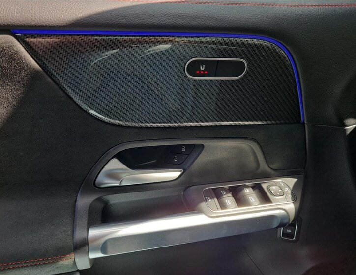 Mercedes-Benz GLB 12