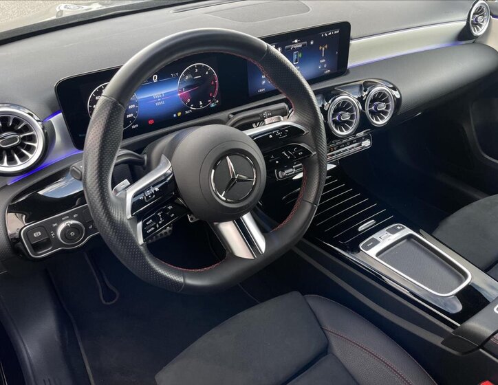 Mercedes-Benz Třídy A Sedan 2,0 l 110 kw