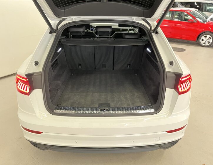 Audi Q8 SUV 3,0 l 210 kw