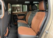 Land Rover Defender SUV 4,4 l 467 kw