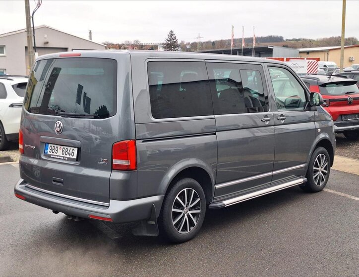 Volkswagen Multivan 5