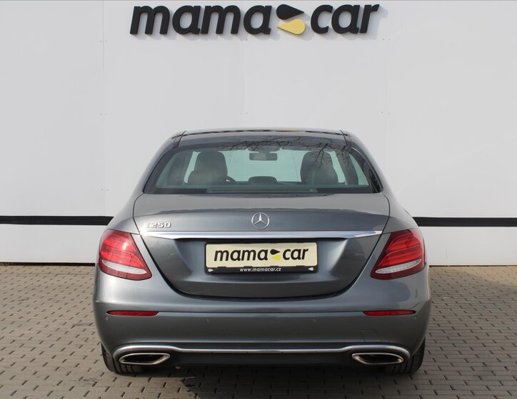 Mercedes-Benz Třídy E Sedan / Limuzína 2,0 l 155 kw