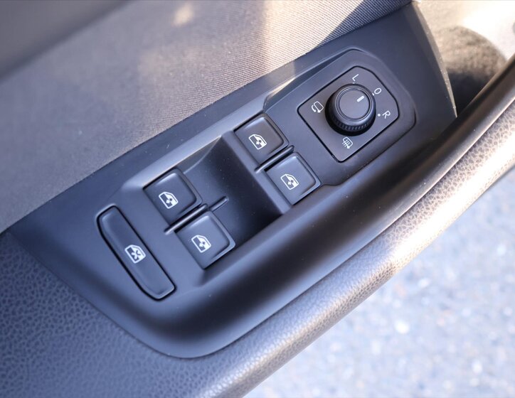 Volkswagen Passat Sedan / Limuzína 1,4 l 110 kw