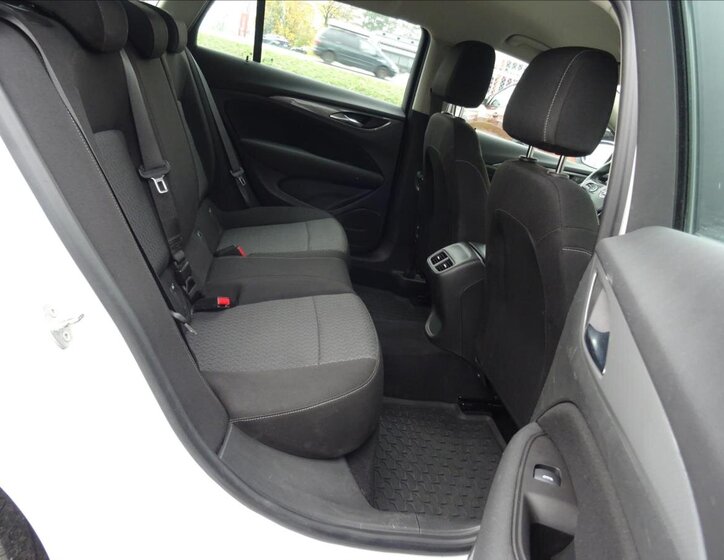 Opel Insignia Kombi 2,0 l 125 kw