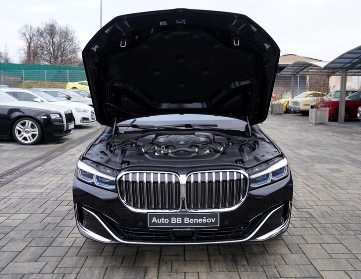 BMW Řada 7 9