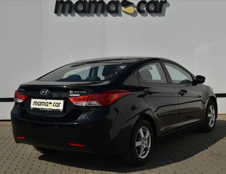 Hyundai Elantra Sedan / Limuzína 1,6 l 97 kw