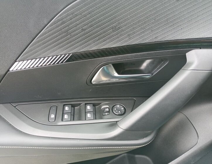 Peugeot 2008 SUV / Terénní 1,2 l 74 kw