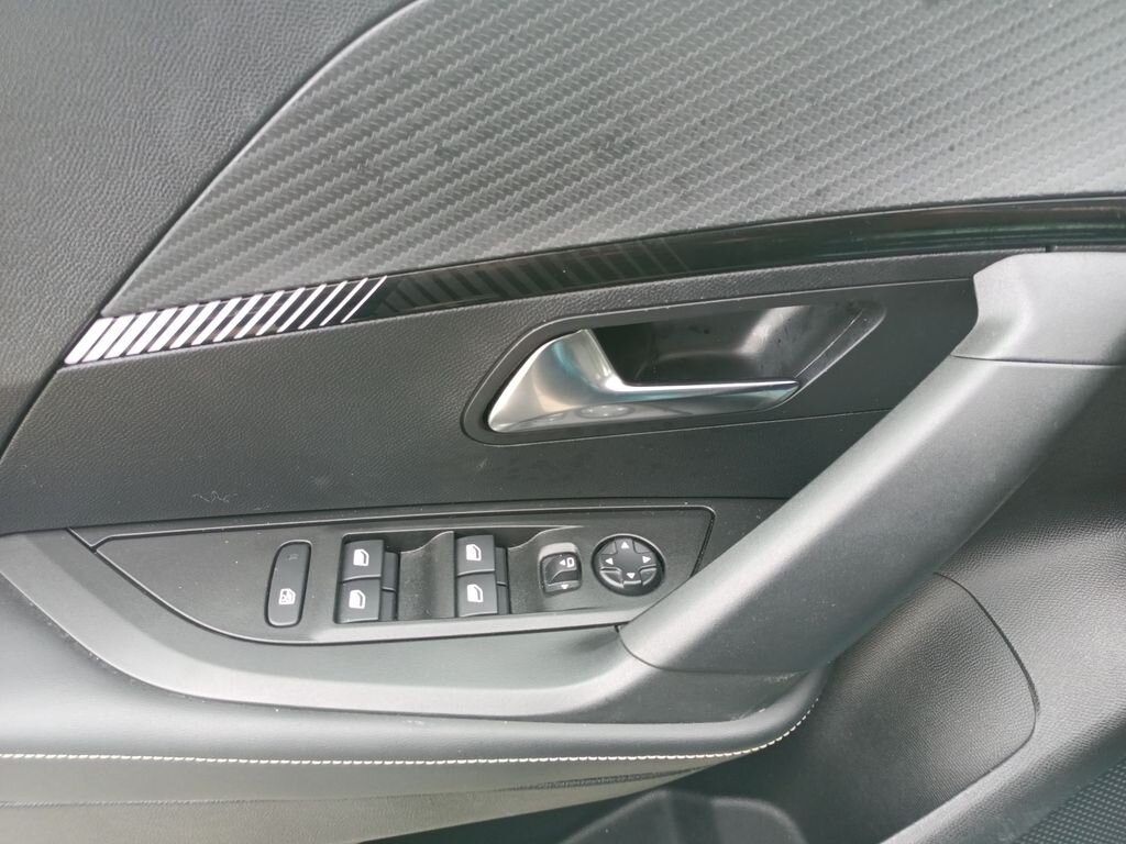 Peugeot 2008 SUV / Terénní 1,2 l 74 kw