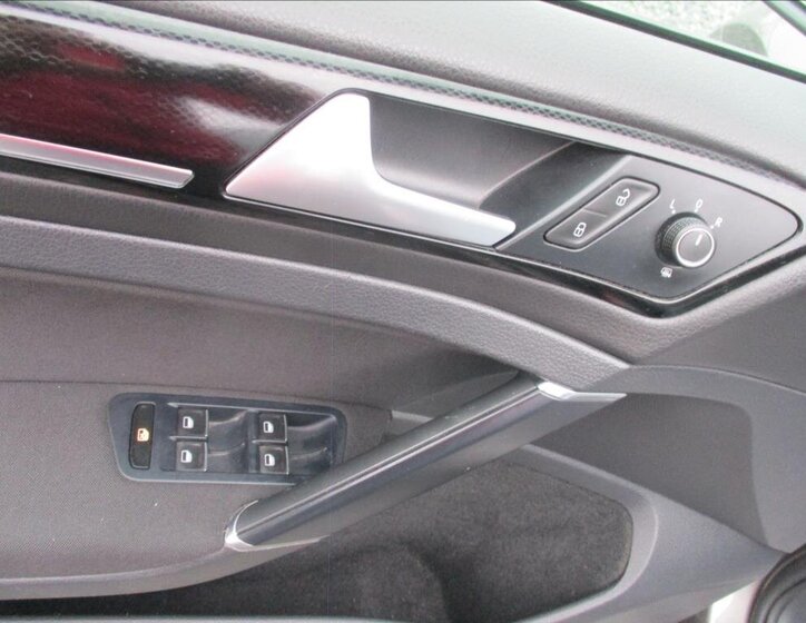 Volkswagen Golf Hatchback 1,4 l 103 kw