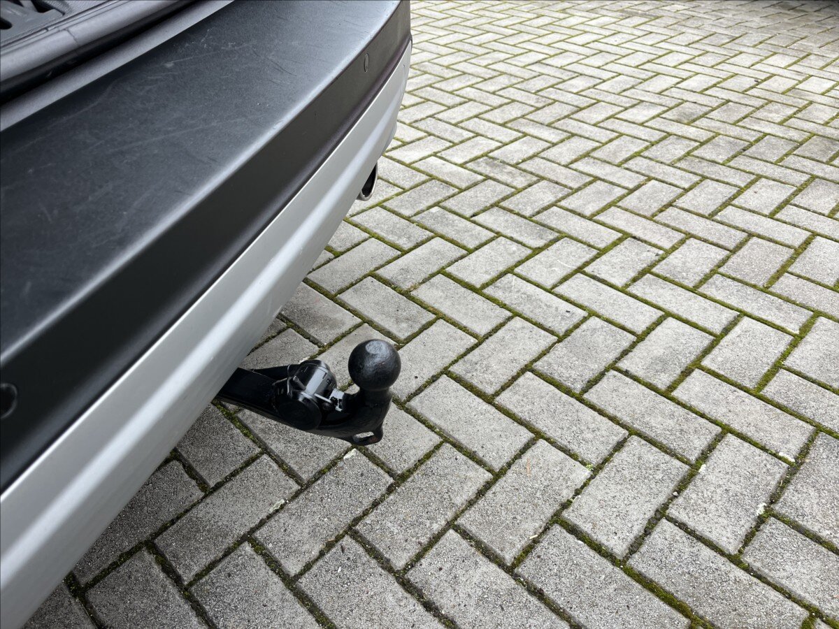 Ford Kuga Kombi 2,0 l 132 kw