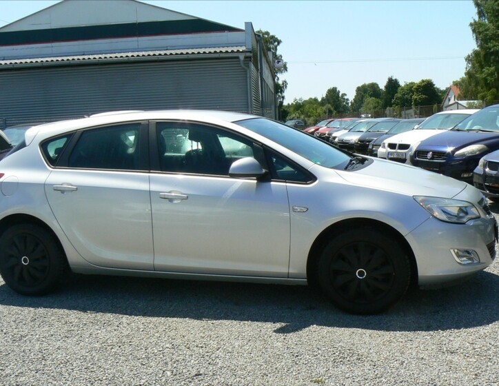 Opel Astra 6