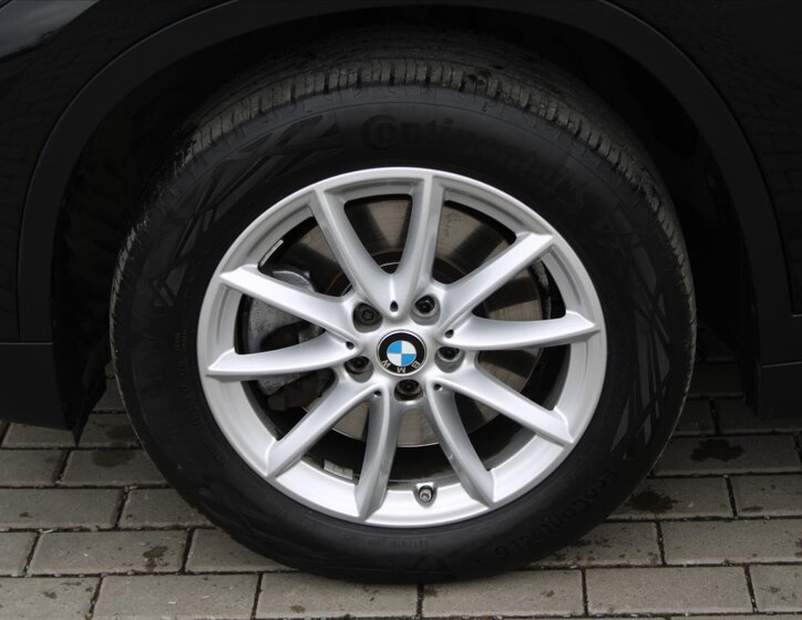 BMW X1 SUV 2,0 l 140 kw