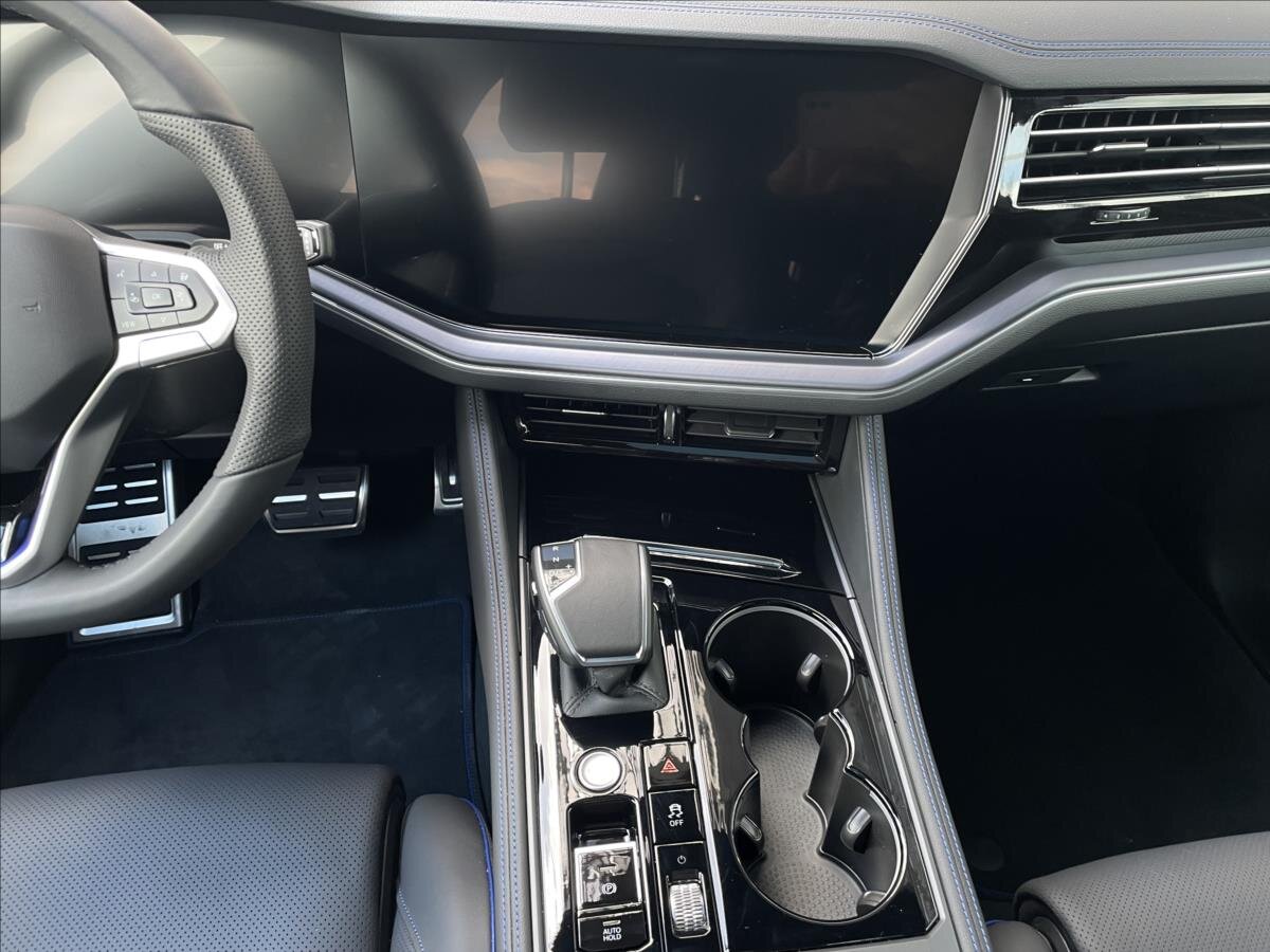 Volkswagen Touareg SUV / Terénní 3,0 l 250 kw