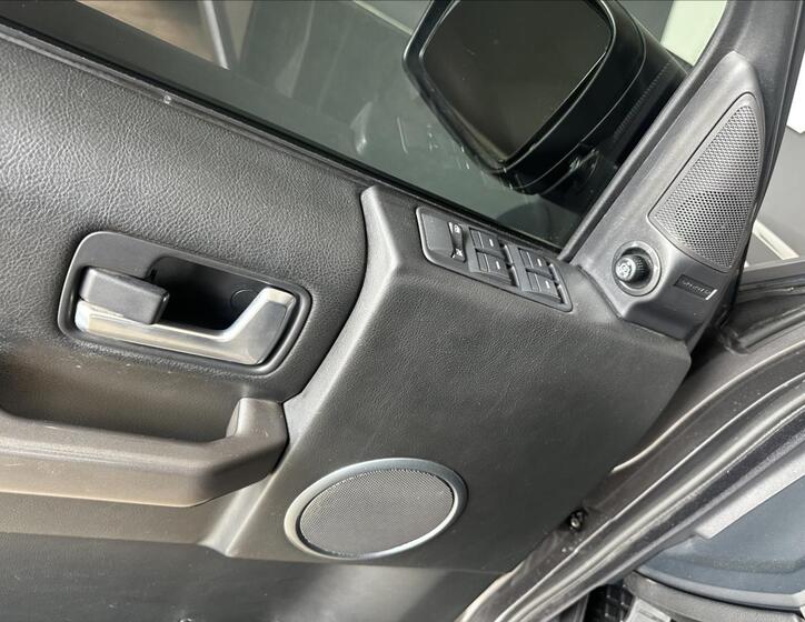 Land Rover Discovery 15