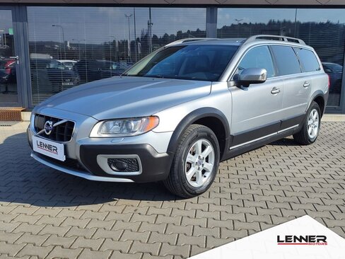 Volvo XC70 Kombi 2,4 l 151 kw