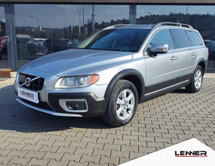 Volvo XC70 Kombi 2,4 l 151 kw