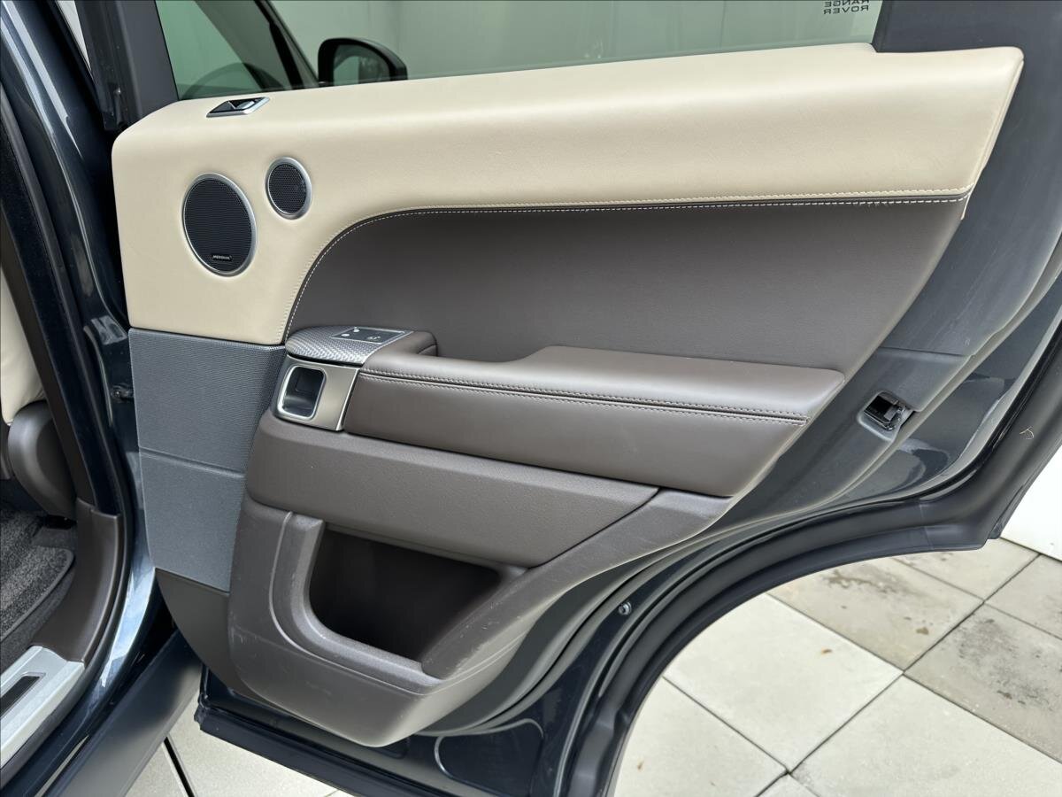 Land Rover Range Rover SUV 4,4 l 250 kw