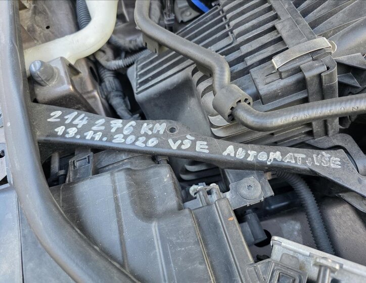 Volkswagen Touareg SUV / Terénní 4,1 l 250 kw