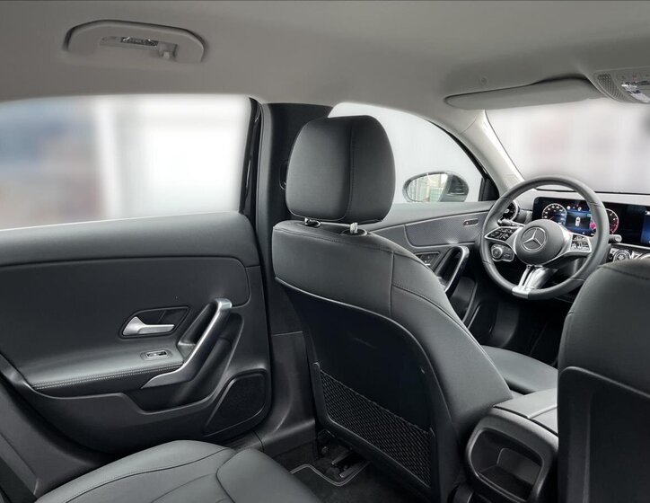 Mercedes-Benz Třídy A Hatchback 1,3 l 120 kw