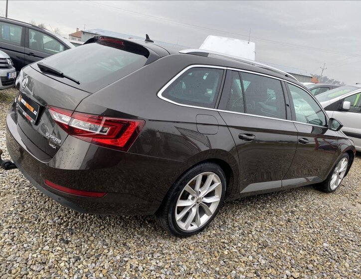 Škoda Superb Kombi 2,0 l 140 kw