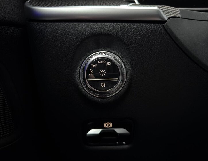 Mercedes-Benz Třídy C Sedan / Limuzína 2,0 l 145 kw