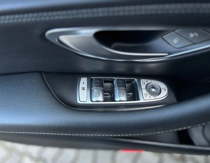 Mercedes-Benz Třídy E Sedan / Limuzína 2,0 l 143 kw