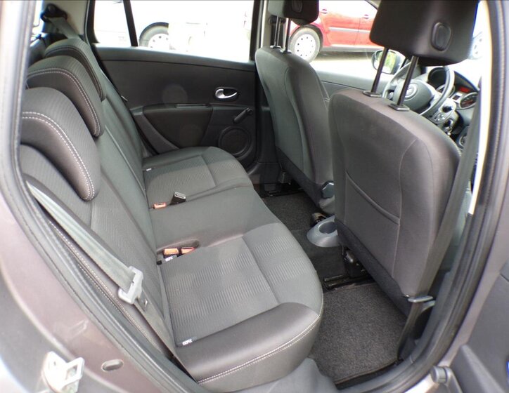 Renault Clio Kombi 1,1 l 74 kw