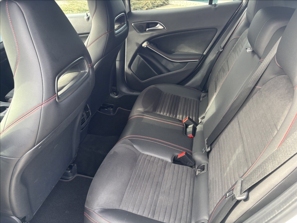 Mercedes-Benz GLA SUV 2,0 l 135 kw