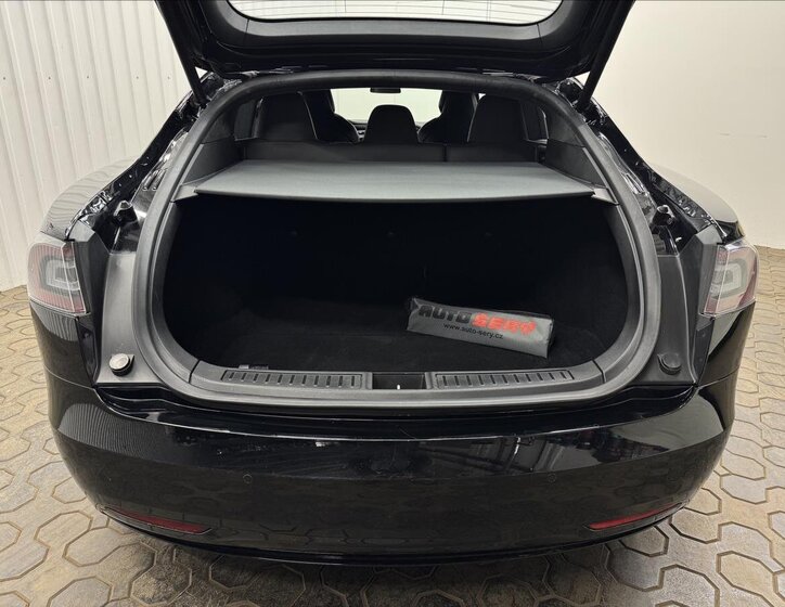 Tesla Model S Liftback 0,0 311 kw