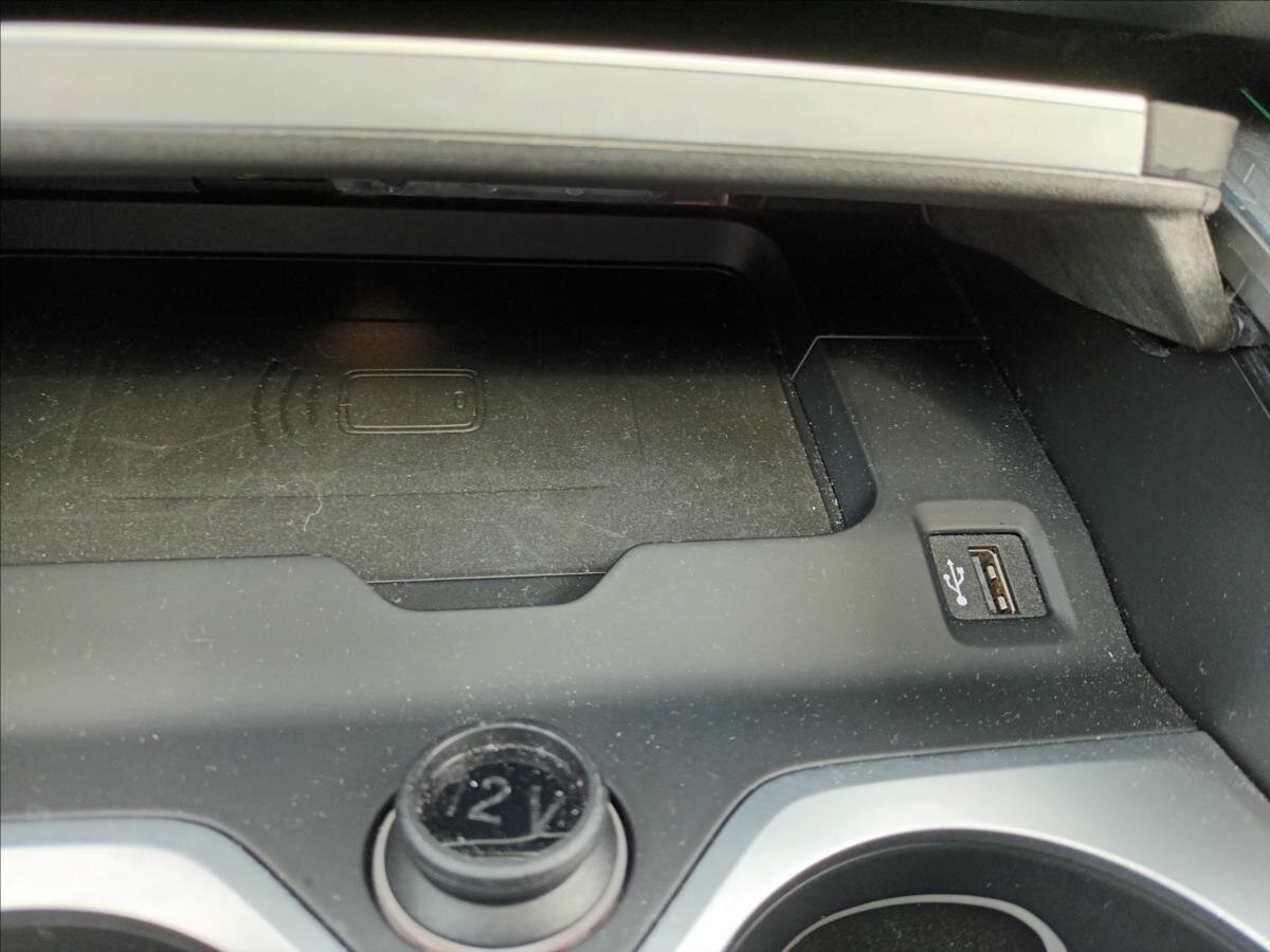 BMW X7 SUV / Terénní 4,4 l 390 kw