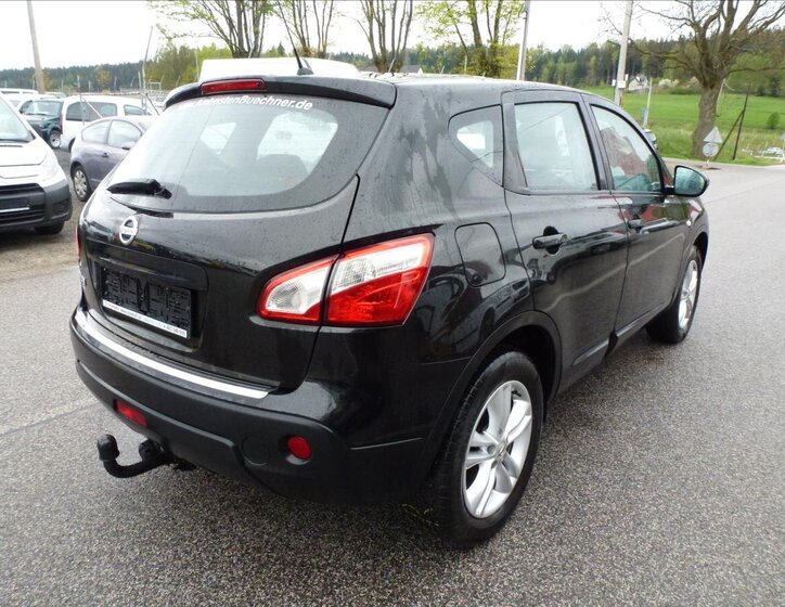 Nissan Qashqai SUV / Terénní 2,0 l 104 kw