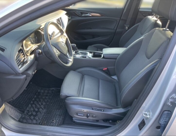 Opel Insignia Kombi 2,0 l 128 kw