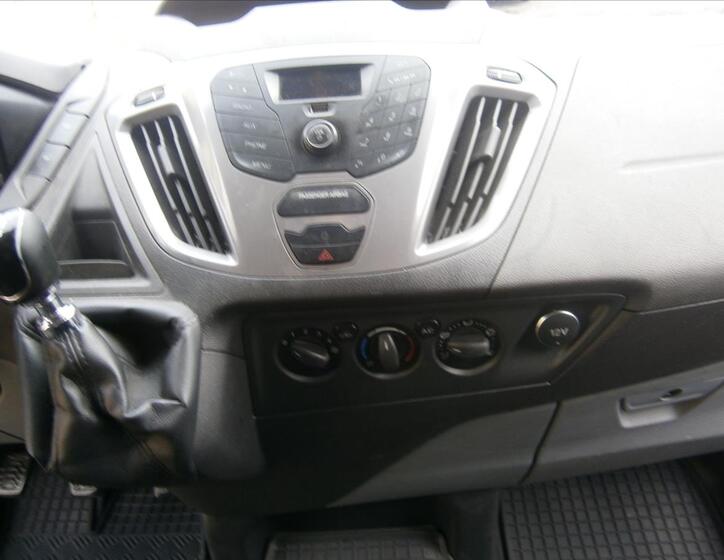 Ford Transit Custom 10