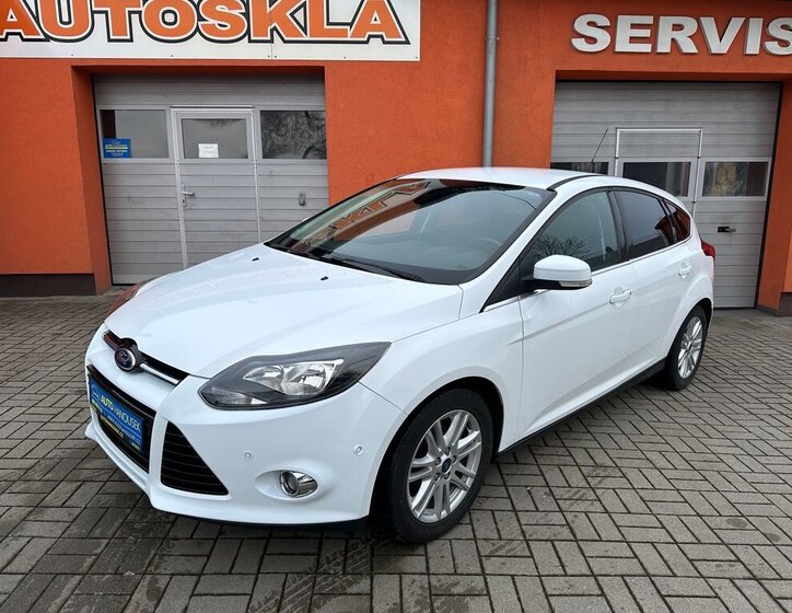 Ford Focus Hatchback 998,0 92 kw