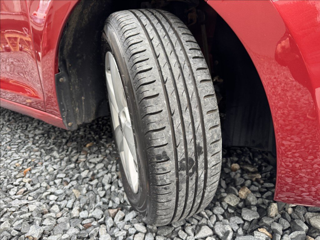 Škoda Rapid Sedan / Limuzína 1,2 l 63 kw