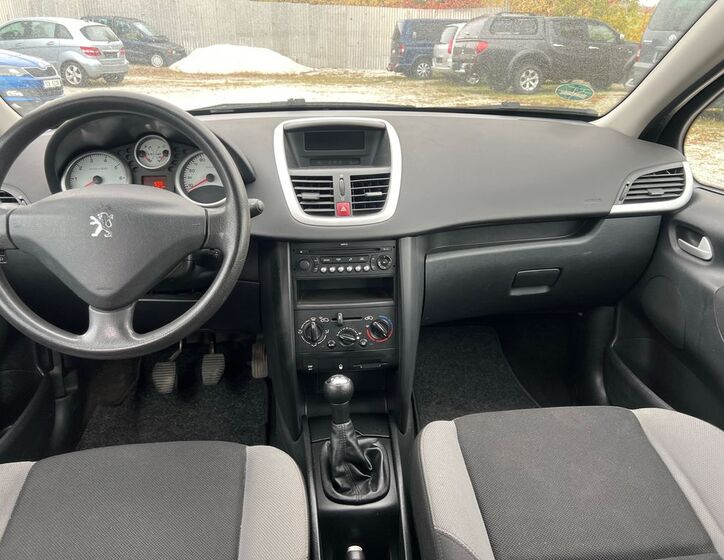 Peugeot 207 6