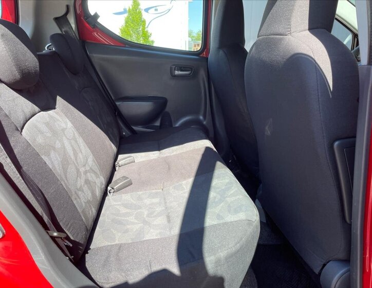 Suzuki Alto Hatchback 996,0 50 kw