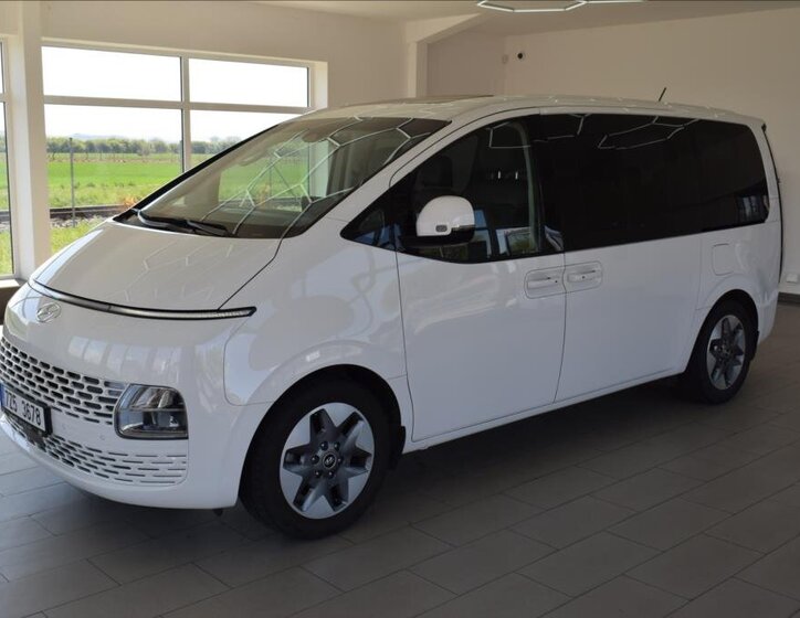 Hyundai Staria MPV 2,2 l 130 kw