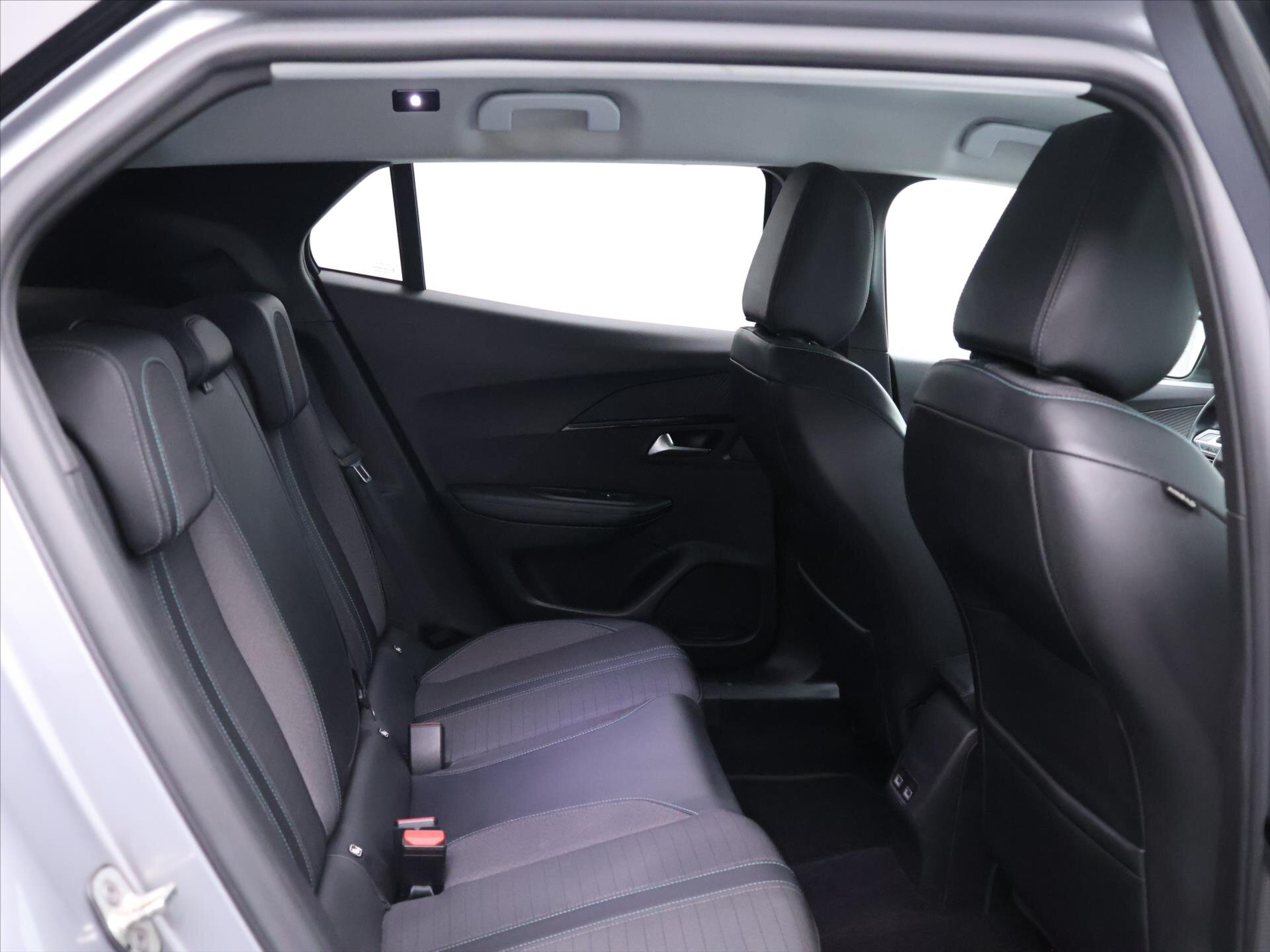 Peugeot 2008 SUV 1,2 l 74 kw