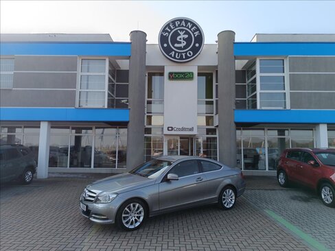 Mercedes-Benz Třídy C Kupé 2,1 l 150 kw