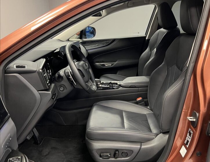 Lexus NX 450h plus SUV 2,5 l 227 kw