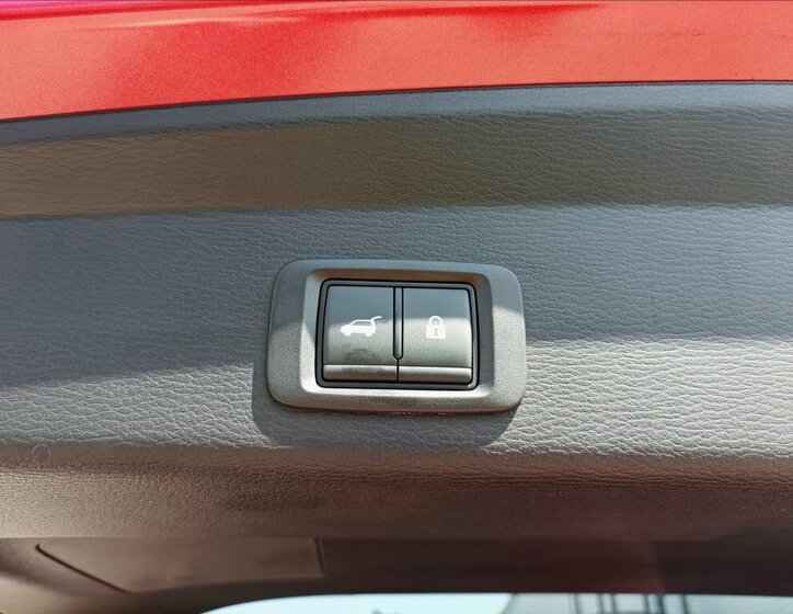 Mitsubishi Outlander SUV 2,4 l 225 kw