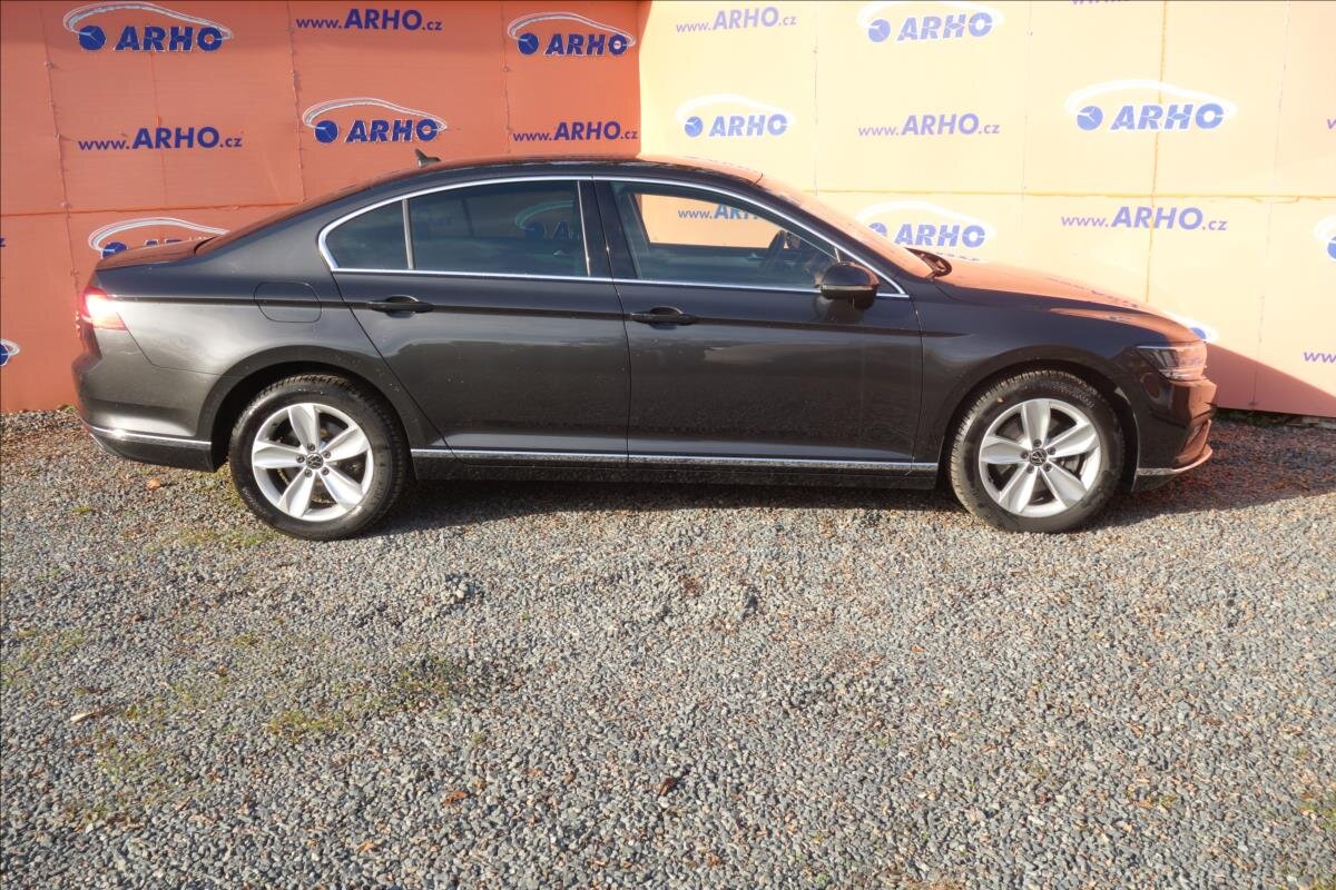 Volkswagen Passat Sedan / Limuzína 2,0 l 110 kw