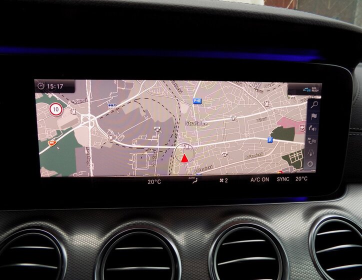 Mercedes-Benz Třídy E Sedan 3,0 l 190 kw