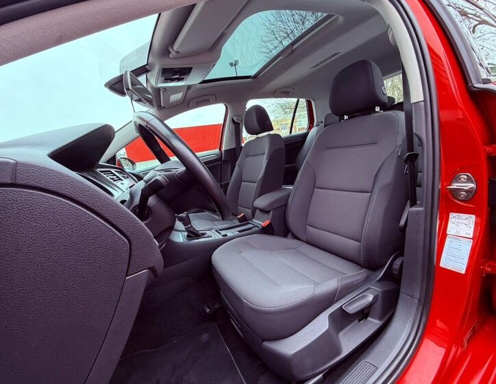 Volkswagen Golf Hatchback 1,2 l 77 kw