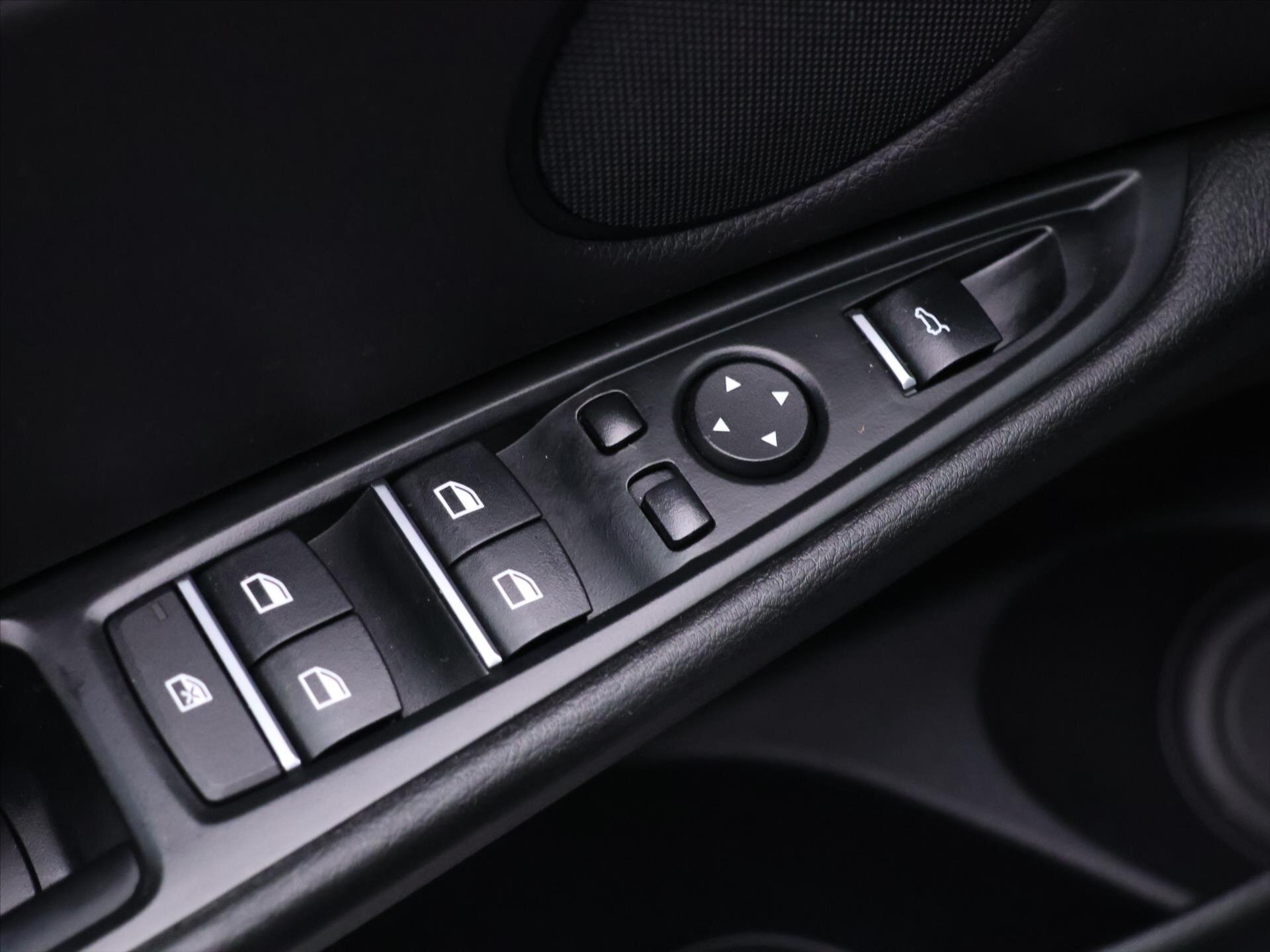 BMW X6 SUV / Terénní 3,0 l 190 kw