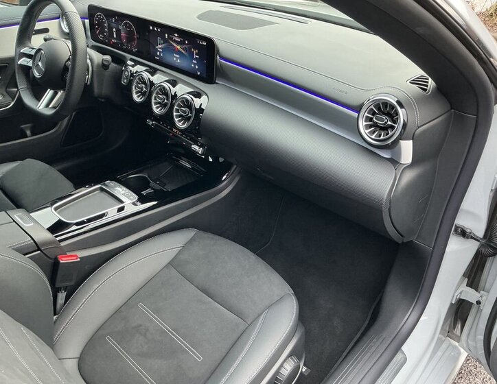 Mercedes-Benz CLA Sedan / Limuzína 2,0 l 110 kw
