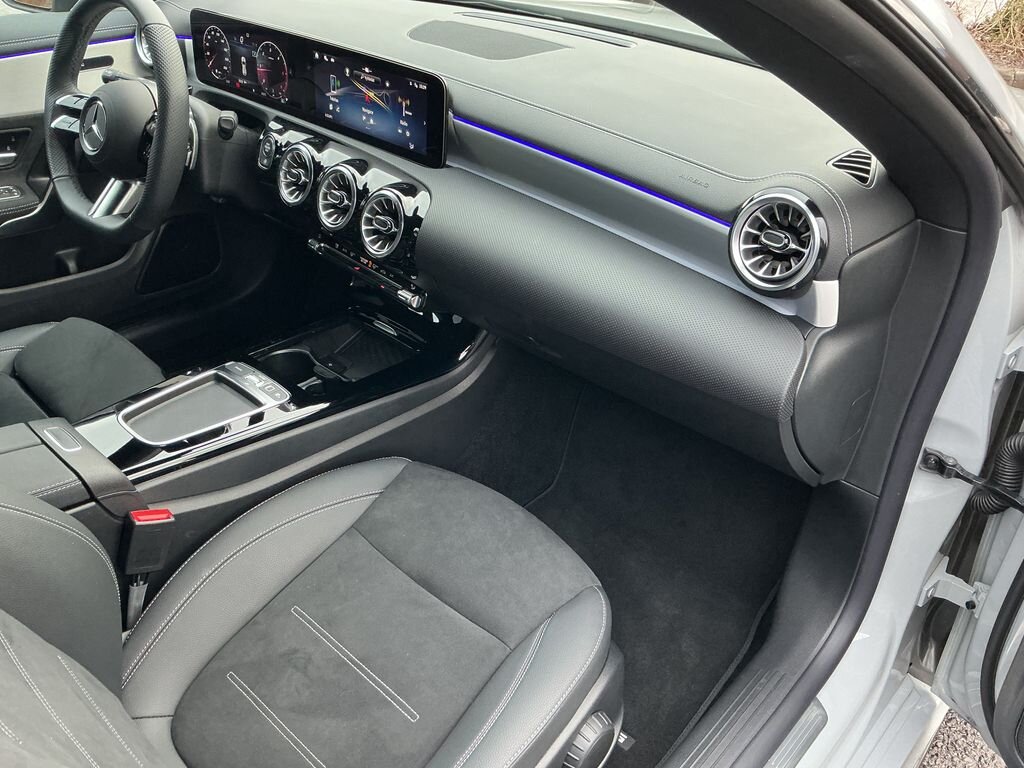 Mercedes-Benz CLA Sedan / Limuzína 2,0 l 110 kw
